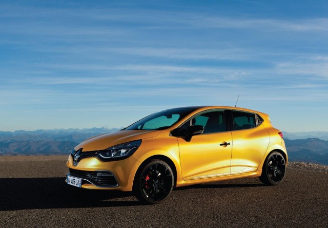 Renault Clio Renaultsport 200 -2013-4.jpg